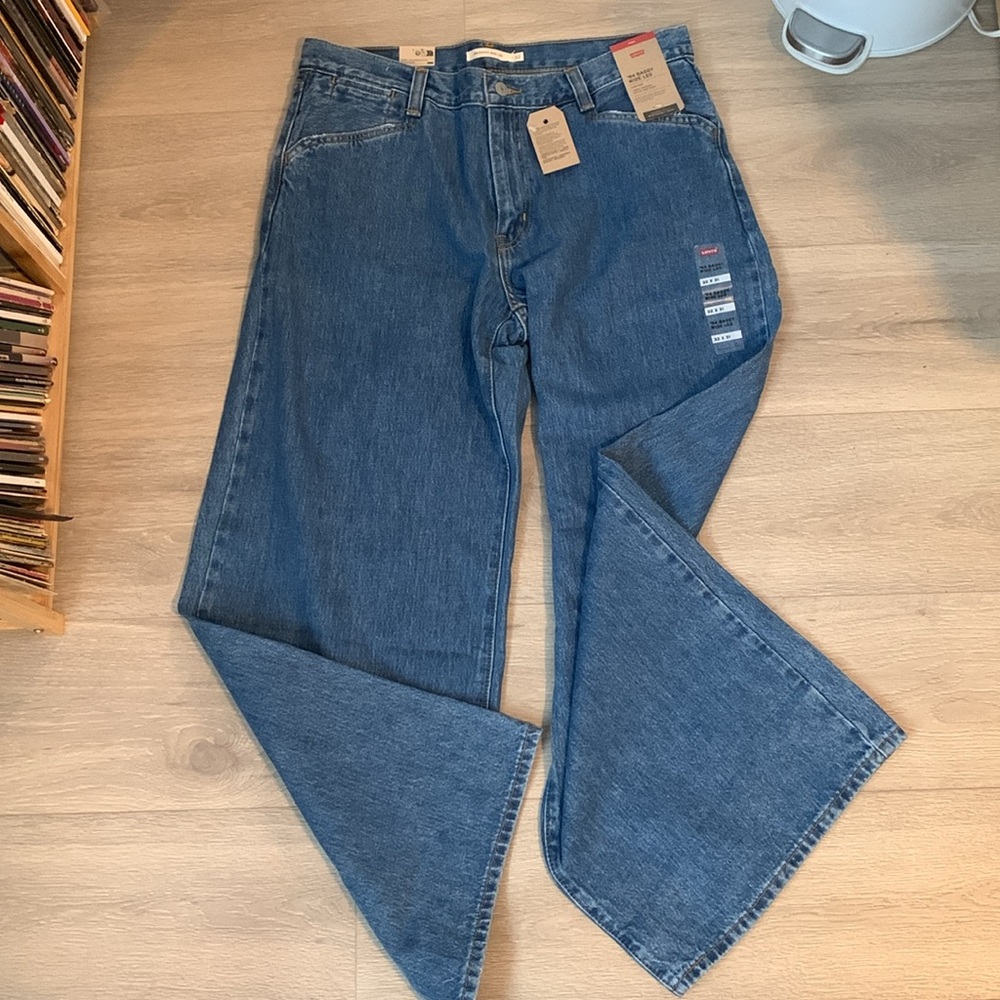 COPY - Women’s 94’ Baggy Wide Leg Levi’s